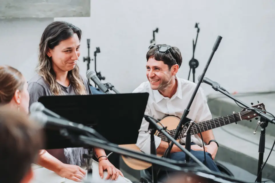 mientras no hay música